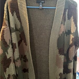 Aqua Textured Knit Cardigan in green camo. Oversized fit.